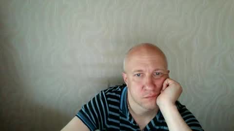 Snapshot of oleg365 chatting on May 8, 6:30 am figaro online show from May 8, 6:30 am