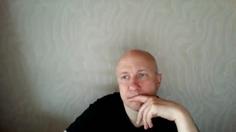 Snapshot of oleg365 chatting on May 16, 6:21 am figaro online show from May 16, 6:21 am