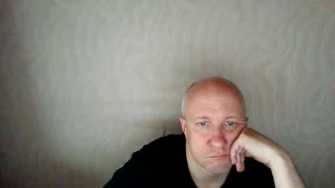 Snapshot of oleg365 chatting on May 17, 6:44 am figaro online show from May 17, 6:44 am