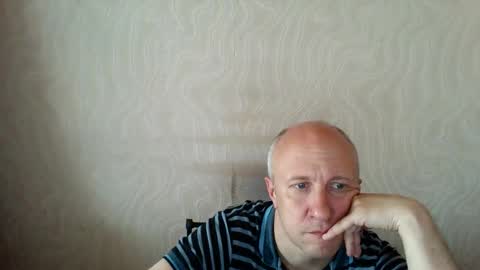 Snapshot of oleg365 chatting on June 3, 11:13 am figaro online show from June 3, 11:13 am