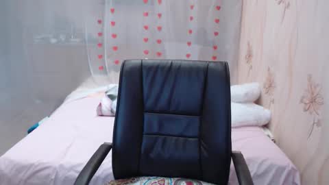 Snapshot of olgahottie chatting on September 19, 10:10 pm OlgaHottie online show from September 19, 10:10 pm