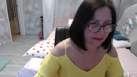 Snapshot of olgahottie chatting on May 19, 11:55 pm OlgaHottie online show from May 19, 11:55 pm