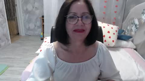 Snapshot of olgahottie chatting on June 6, 11:42 pm OlgaHottie online show from June 6, 11:42 pm