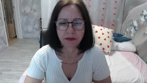 Snapshot of olgahottie chatting on June 8, 11:27 pm OlgaHottie online show from June 8, 11:27 pm