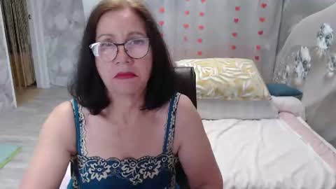 Snapshot of olgahottie chatting on July 7, 12:24 am OlgaHottie online show from July 7, 12:24 am
