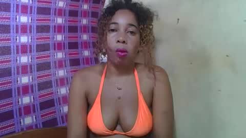 Snapshot of olinaa chatting on April 22, 6:20 pm olinaa online show from April 22, 6:20 pm