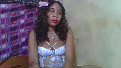 Snapshot of olinaa chatting on May 8, 2:22 pm olinaa online show from May 8, 2:22 pm