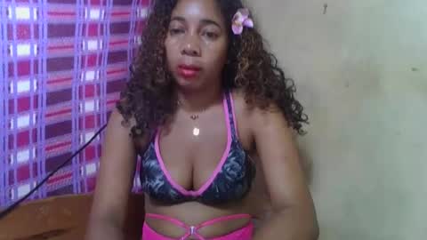 Snapshot of olinaa chatting on May 12, 6:10 am olinaa online show from May 12, 6:10 am