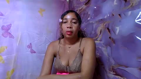 Snapshot of olinaa chatting on June 6, 5:12 am olinaa online show from June 6, 5:12 am