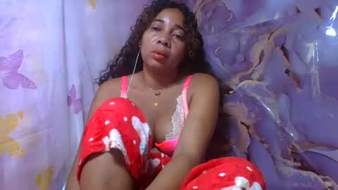 Snapshot of olinaa chatting on June 27, 1:54 am olinaa online show from June 27, 1:54 am