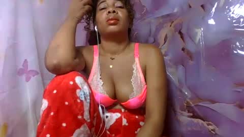 Snapshot of olinaa chatting on June 27, 5:29 pm olinaa online show from June 27, 5:29 pm