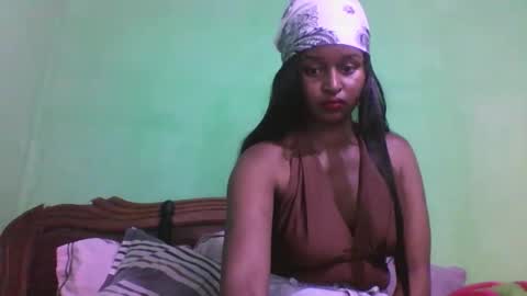 olinah610 online show from October 31, 7:04 pm