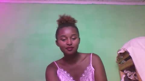 olinah610 online show from December 15, 7:40 pm