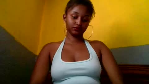 olinah610 online show from February 19, 8:10 am