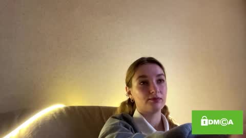 Snapshot of olivaharcar chatting on September 29, 9:25 am Olivia here online show from September 29, 9:25 am