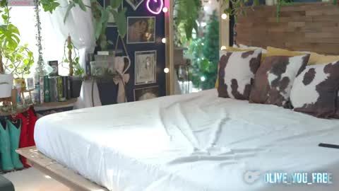 Snapshot of olive_you_ chatting on April 12, 4:45 pm Olive online show from April 12, 4:45 pm