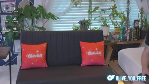 Snapshot of olive_you_ chatting on May 12, 1:25 am Olive online show from May 12, 1:25 am