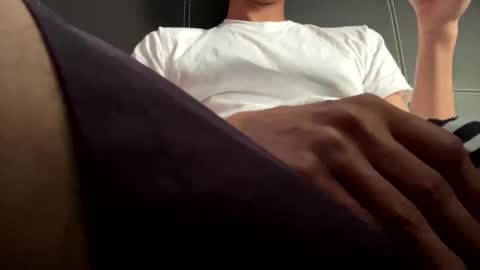 Snapshot of oliver__4587 chatting on November 9, 2:15 pm oliver__4587 online show from November 9, 2:15 pm