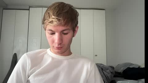 Snapshot of oliver_beck chatting on December 6, 9:13 pm Oliver Beck online show from December 6, 9:13 pm