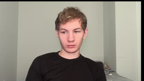 Snapshot of oliver_beck chatting on December 23, 6:58 pm Oliver Beck online show from December 23, 6:58 pm