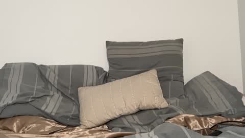 Snapshot of oliver_beck chatting on January 4, 2:25 am Oliver Beck online show from January 4, 2:25 am