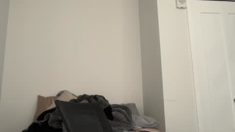 Snapshot of oliver_beck chatting on January 7, 8:42 pm Oliver Beck online show from January 7, 8:42 pm