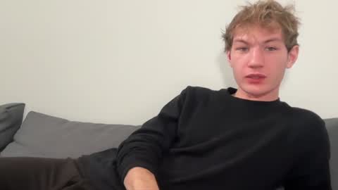 Snapshot of oliver_beck chatting on January 17, 2:18 am Oliver Beck online show from January 17, 2:18 am