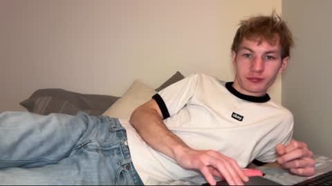 Snapshot of oliver_beck chatting on February 6, 2:00 am Oliver Beck online show from February 6, 2:00 am