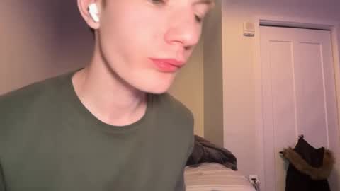 Snapshot of oliver_beck chatting on February 10, 2:30 am Oliver Beck online show from February 10, 2:30 am