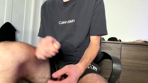 Snapshot of oliver_beck chatting on November 4, 4:11 am Oliver Beck online show from November 4, 4:11 am