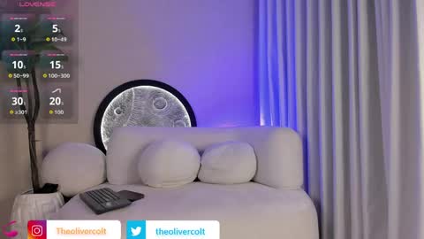 oliver_colt__ online show from May 18, 9:09 pm