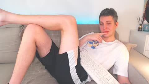 Oliver online show from February 7, 3:30 pm