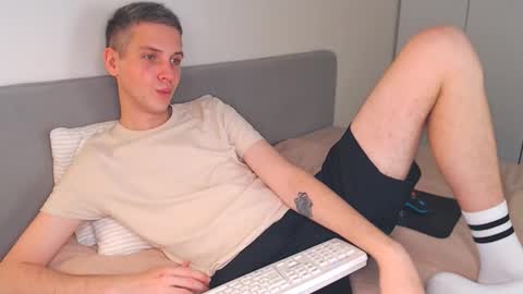 Oliver online show from November 30, 1:04 pm