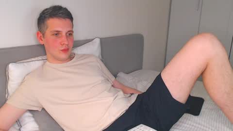 Oliver online show from April 19, 5:34 pm