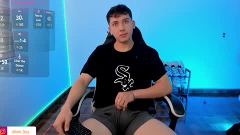 Snapshot of oliver_kyy chatting on September 19, 6:52 pm oliveeer online show from September 19, 6:52 pm