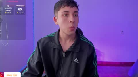 Snapshot of oliver_kyy chatting on January 8, 7:16 pm oliveeer online show from January 8, 7:16 pm