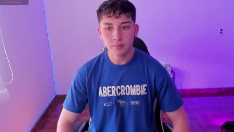 oliveeer online show from April 16, 7:03 pm