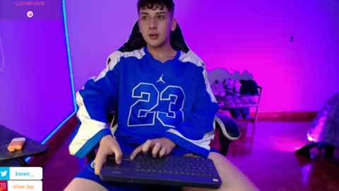 Snapshot of oliver_kyy chatting on June 18, 7:19 am oliveeer online show from June 18, 7:19 am