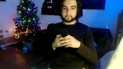 Snapshot of oliver_laid_2023 chatting on December 18, 12:27 am oliver_laid_2023 online show from December 18, 12:27 am