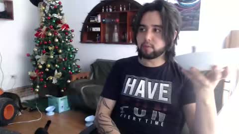 Snapshot of oliver_laid_2023 chatting on December 20, 7:43 pm oliver_laid_2023 online show from December 20, 7:43 pm