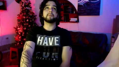 Snapshot of oliver_laid_2023 chatting on December 22, 3:36 am oliver_laid_2023 online show from December 22, 3:36 am