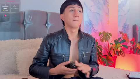 oliver mr  online show from April 16, 8:20 pm