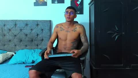 Snapshot of oliver_smith_2 chatting on May 13, 4:48 pm oliver_smith_2 online show from May 13, 4:48 pm