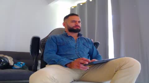 oliver online show from October 24, 4:47 pm