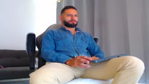 oliver online show from November 10, 2:16 pm