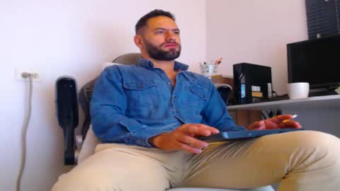 oliver online show from December 19, 12:34 pm