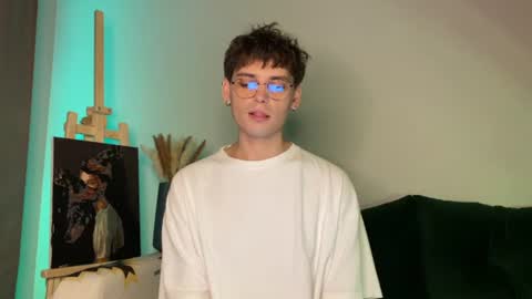 Snapshot of oliverlawrence chatting on June 10, 8:30 pm oliverlawrence online show from June 10, 8:30 pm