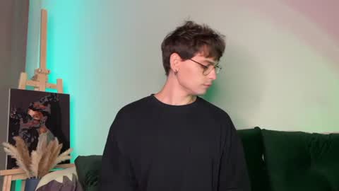 Snapshot of oliverlawrence chatting on June 14, 8:33 pm oliverlawrence online show from June 14, 8:33 pm
