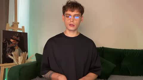 Snapshot of oliverlawrence chatting on June 26, 12:42 pm oliverlawrence online show from June 26, 12:42 pm