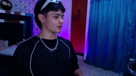 Snapshot of olivermorgan69 chatting on December 17, 11:16 pm Oliver online show from December 17, 11:16 pm